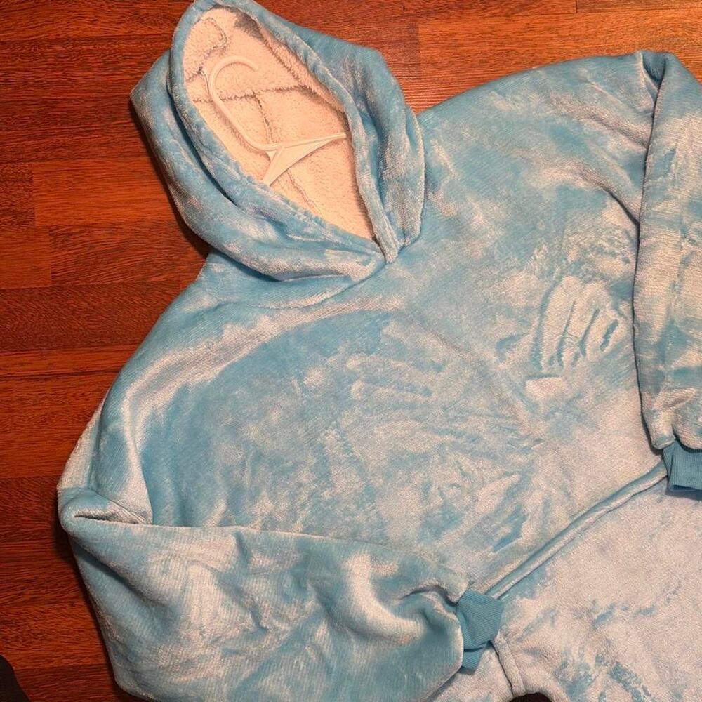 Blue tie dye hoodie with white